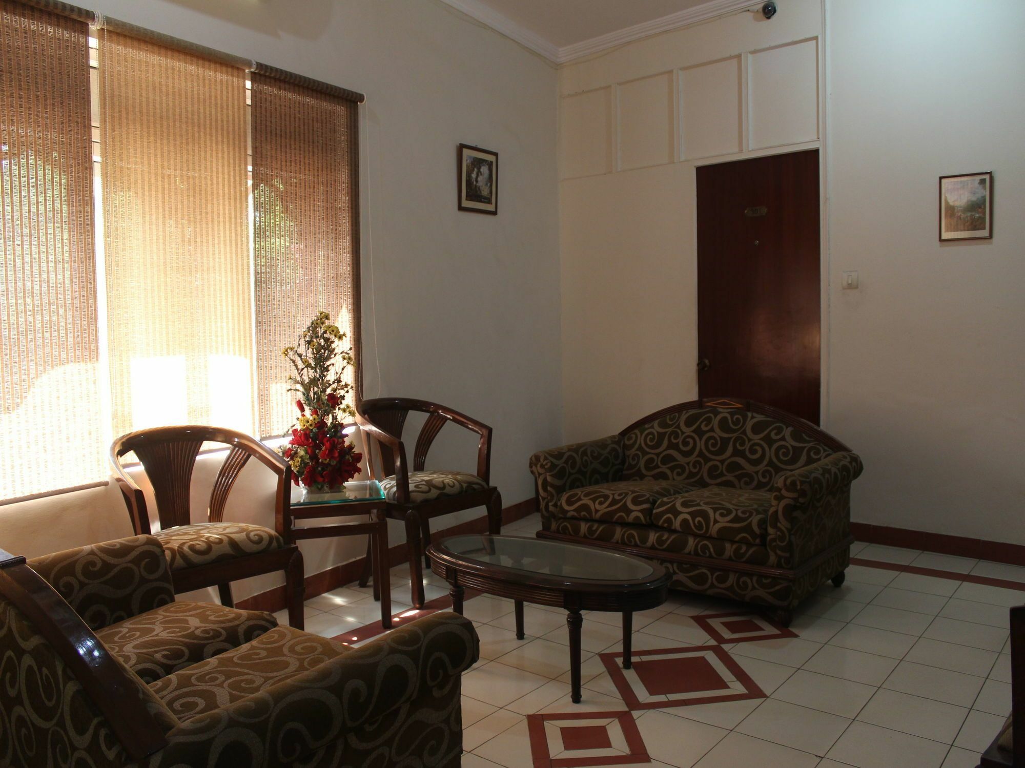 Oyo 5232 Kwality Hotel Dehradun Eksteriør billede