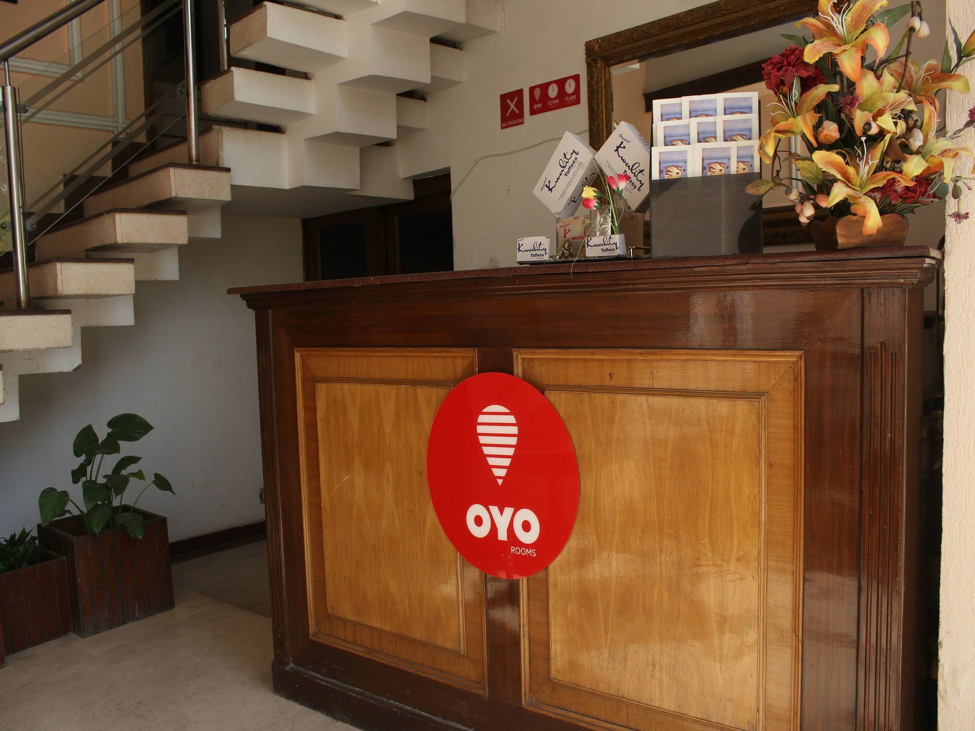 Oyo 5232 Kwality Hotel Dehradun Eksteriør billede